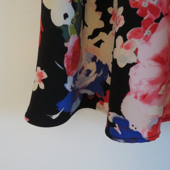 GUESS Floral Fit and Flare Sleeveless Asian Japanese Inspired Y2K - Size US 4 - Picture 8 of 15